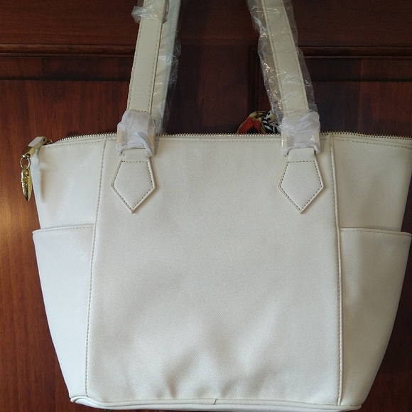 New Iman Elegant Winter White Handbag with Scarf Accent - Picture 4 of 13